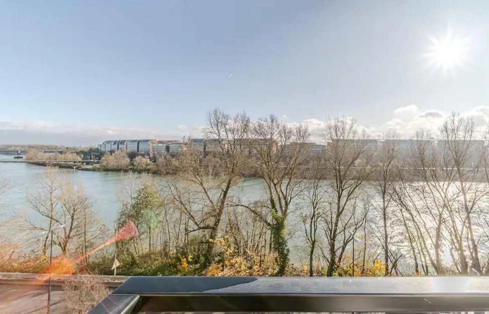 Apartment Rooftop D'Exception, Vue Rhone, 12 Personnes, Caluire France