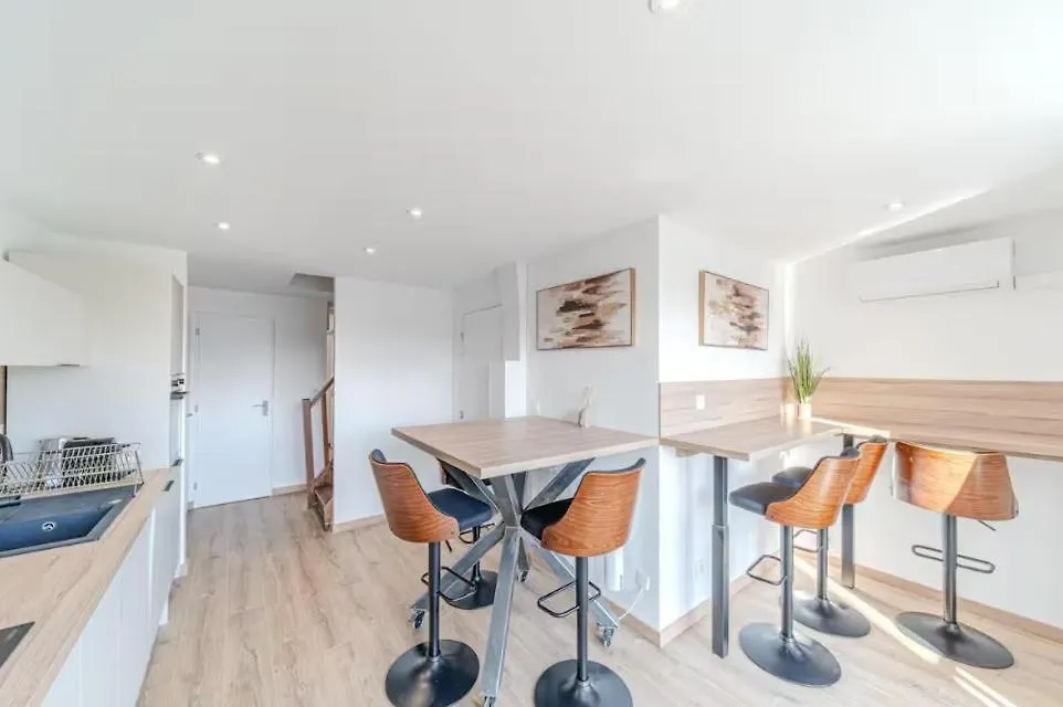 Rooftop D'Exception, Vue Rhone, 12 Personnes, Caluire 0*, Caluire-et-Cuire France